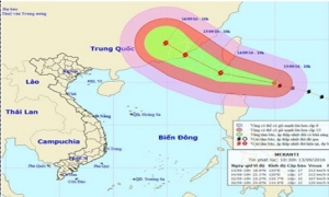 Siêu bão có sức gió giật cấp 17 đang tiến gần Biển Đông