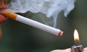 Người hút thuốc lá có nguy cơ mắc Covid-19 cao gấp 5-7 lần