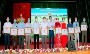 Hội Nông dân Huyện Văn Lâm tổng kết phong trào nông dân thi đua sản xuất kinh doanh giỏi, đoàn kết giúp nhau làm giàu và giảm nghèo bền vững giai đoạn 2016 - 2020