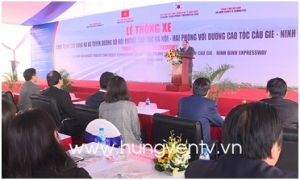 Thủ tướng Nguyễn Xuân Phúc dự lễ thông xe cầu Hưng Hà, đường nối 2 cao tốc và làm việc với tỉnh Hưng Yên